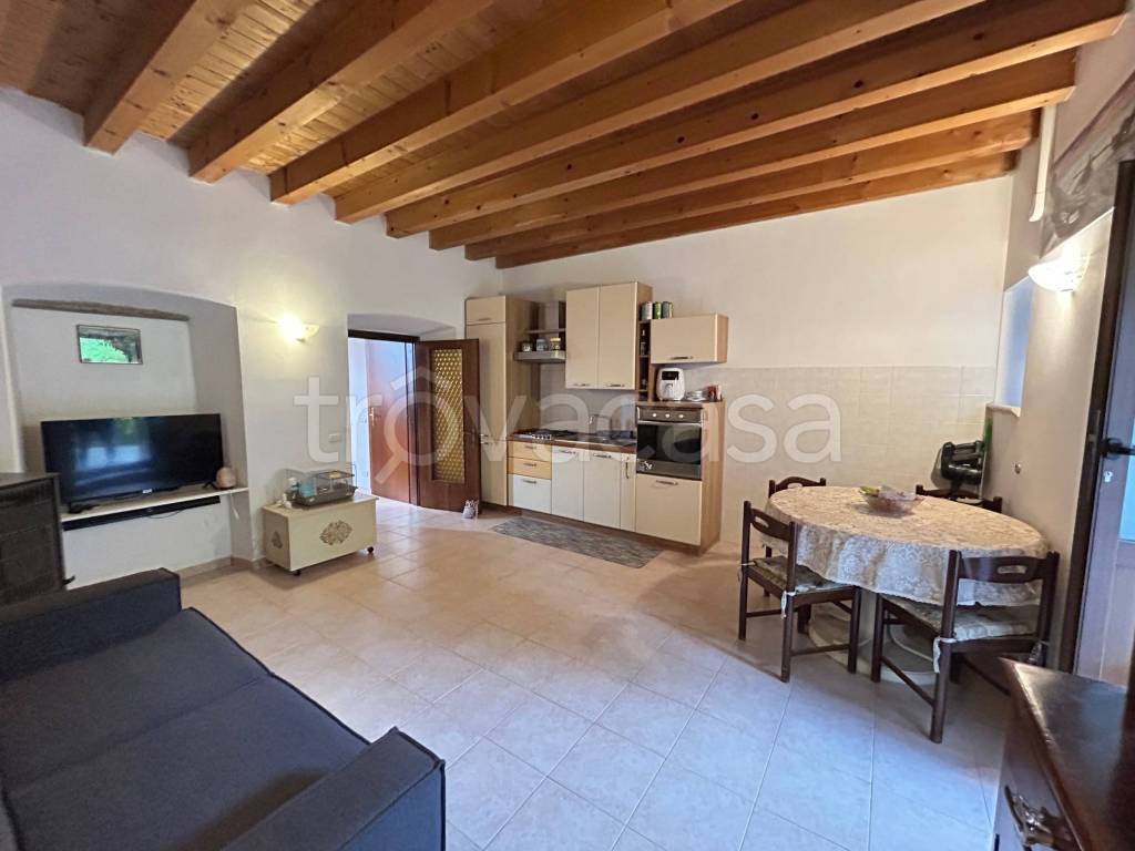 casa indipendente in vendita a Foresto Sparso in zona Chiesa