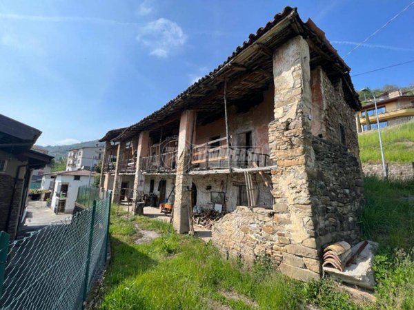 casale in vendita a Foresto Sparso in zona Chiesa