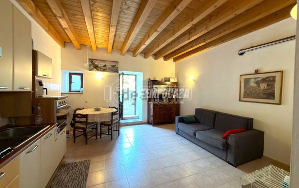 casa semindipendente in vendita a Foresto Sparso in zona Chiesa
