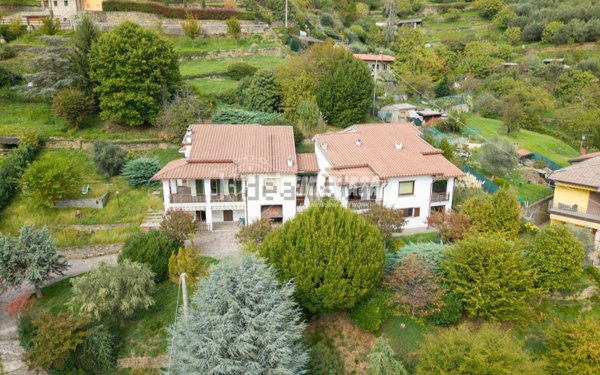 casa indipendente in vendita a Foresto Sparso in zona Oliva