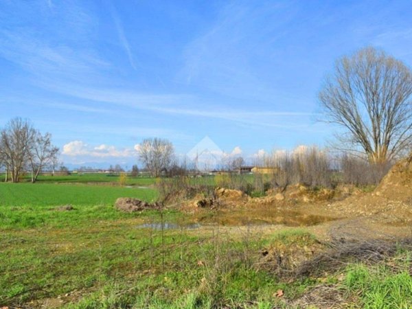 terreno edificabile in vendita a Fornovo San Giovanni