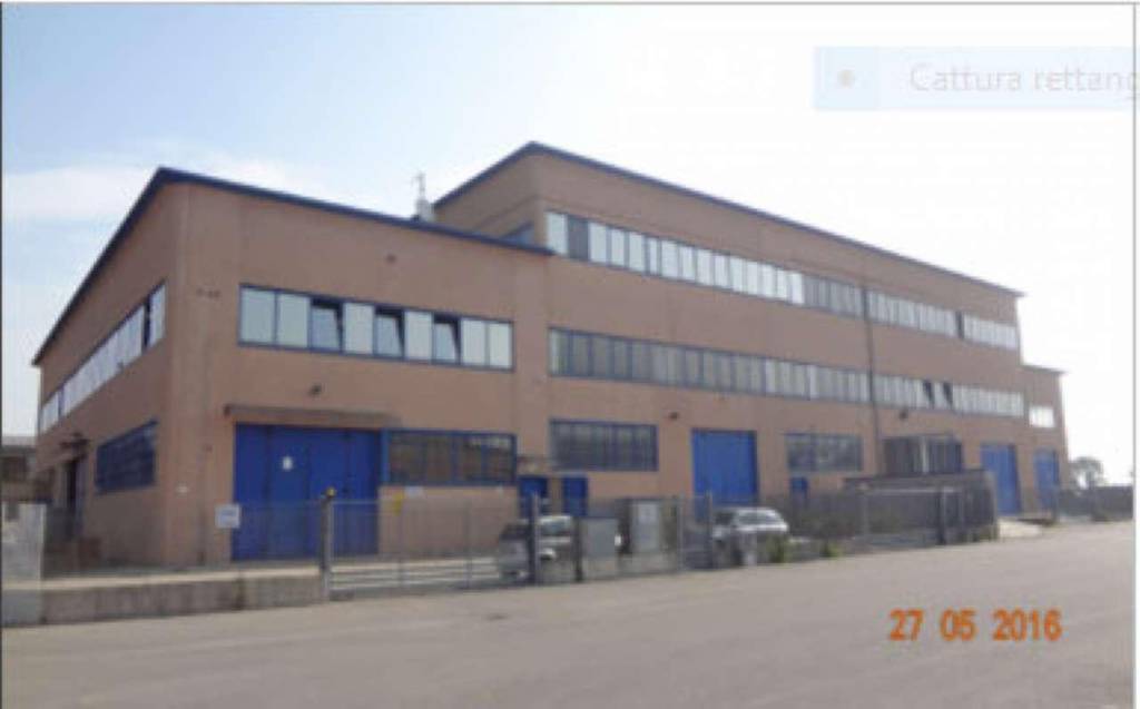 locale commerciale in vendita a Fornovo San Giovanni