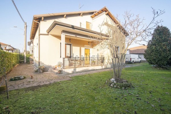 casa indipendente in vendita a Fornovo San Giovanni