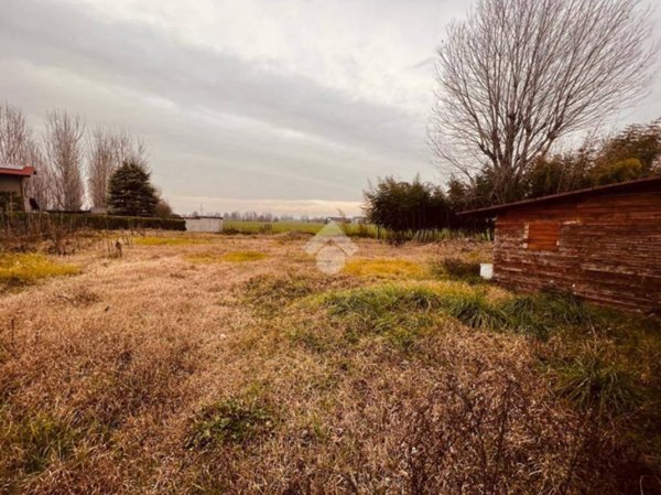 terreno edificabile in vendita a Fornovo San Giovanni