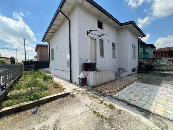 casa indipendente in vendita a Fornovo San Giovanni