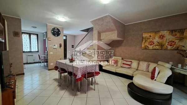 casa indipendente in vendita a Fornovo San Giovanni