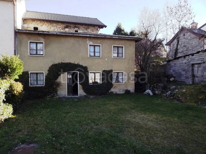 casa indipendente in vendita a Fuipiano Valle Imagna