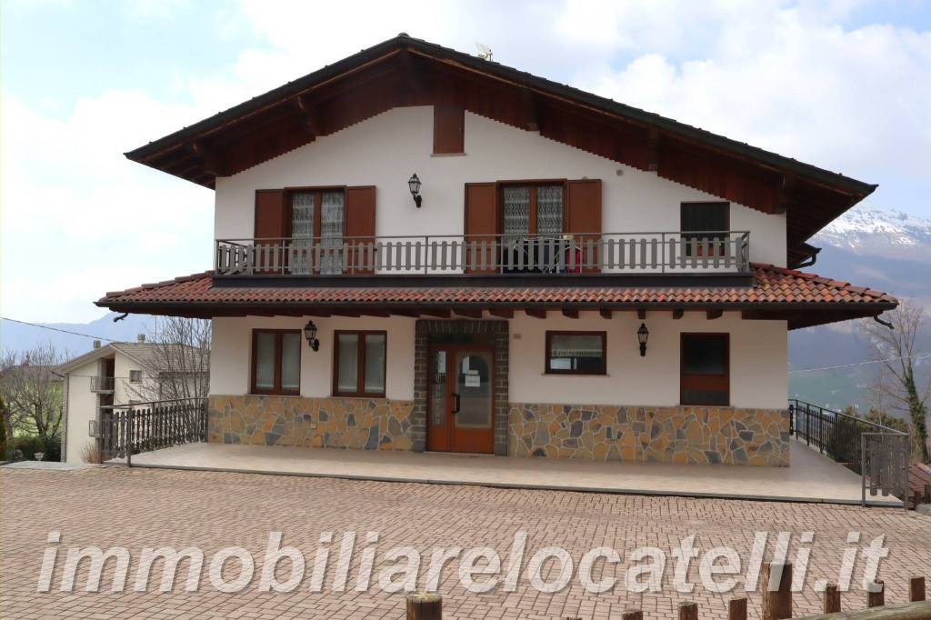 casa indipendente in vendita a Fuipiano Valle Imagna