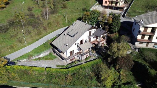 casa indipendente in vendita a Fuipiano Valle Imagna