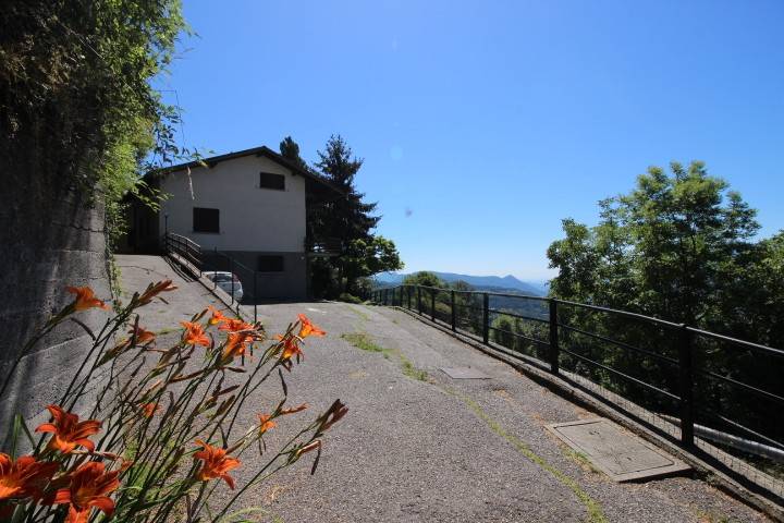 casa indipendente in vendita a Fuipiano Valle Imagna