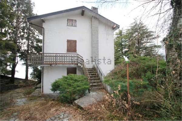 casa indipendente in vendita a Fuipiano Valle Imagna