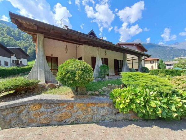 casa indipendente in vendita a Gandellino