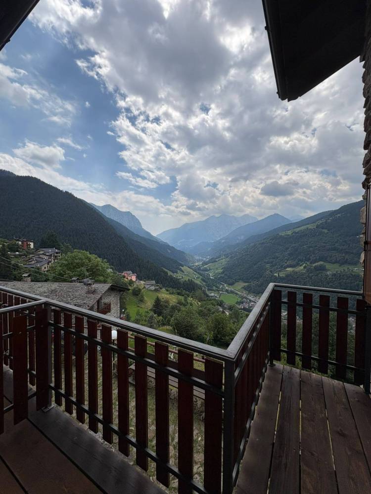 appartamento in vendita a Gandellino in zona Tezzi