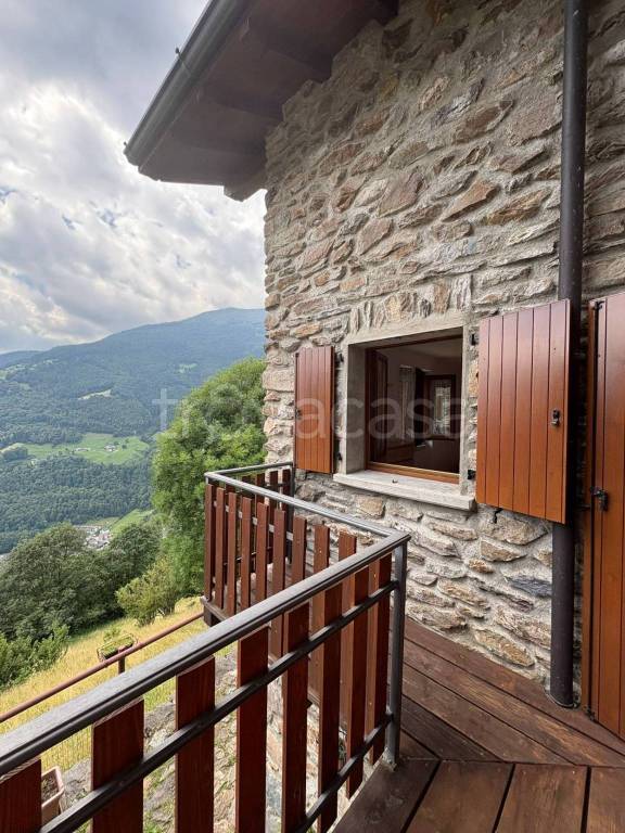 appartamento in vendita a Gandellino in zona Tezzi