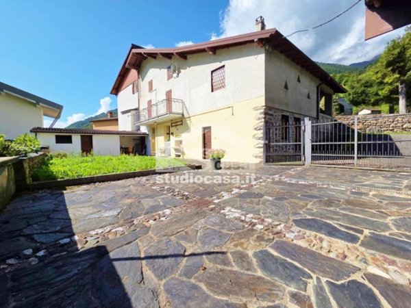 casa indipendente in vendita a Gandellino