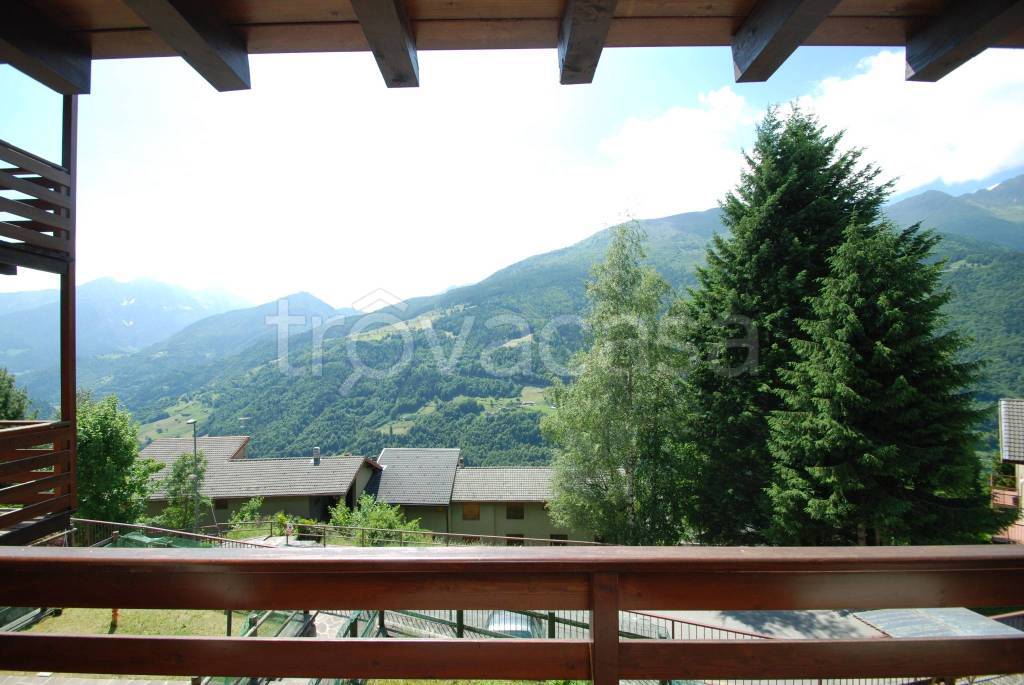 appartamento in vendita a Gandellino in zona Pietra