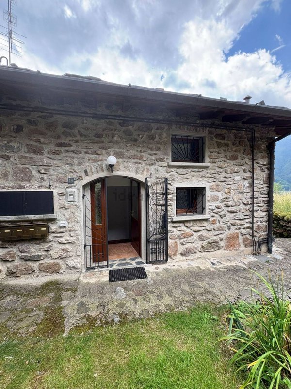 appartamento in vendita a Gandellino in zona Tezzi