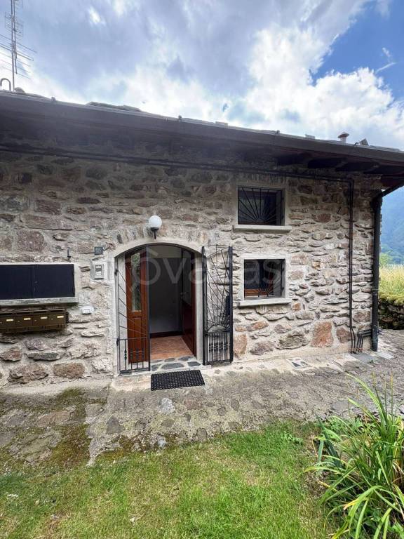 appartamento in vendita a Gandellino in zona Tezzi