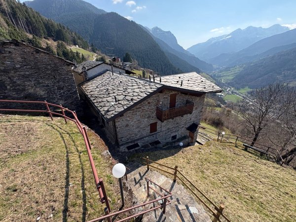 appartamento in vendita a Gandellino in zona Tezzi