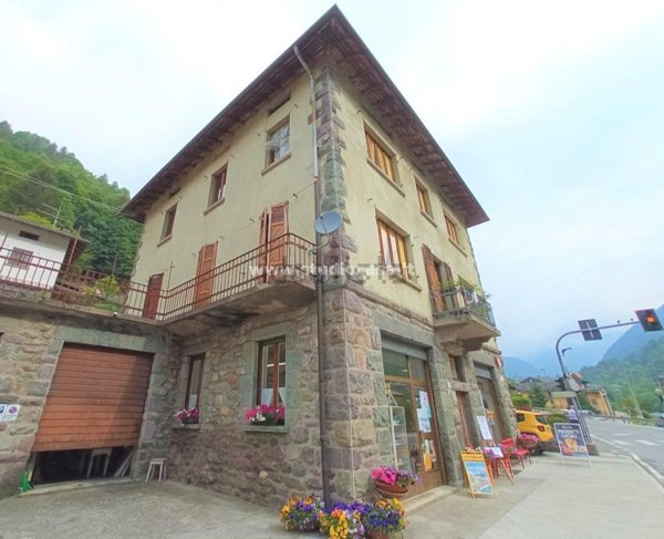 casa indipendente in vendita a Gandellino