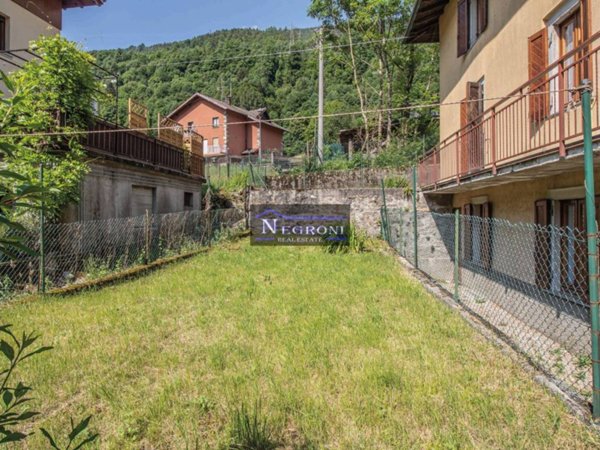 intera palazzina in vendita a Gandellino in zona Foppi