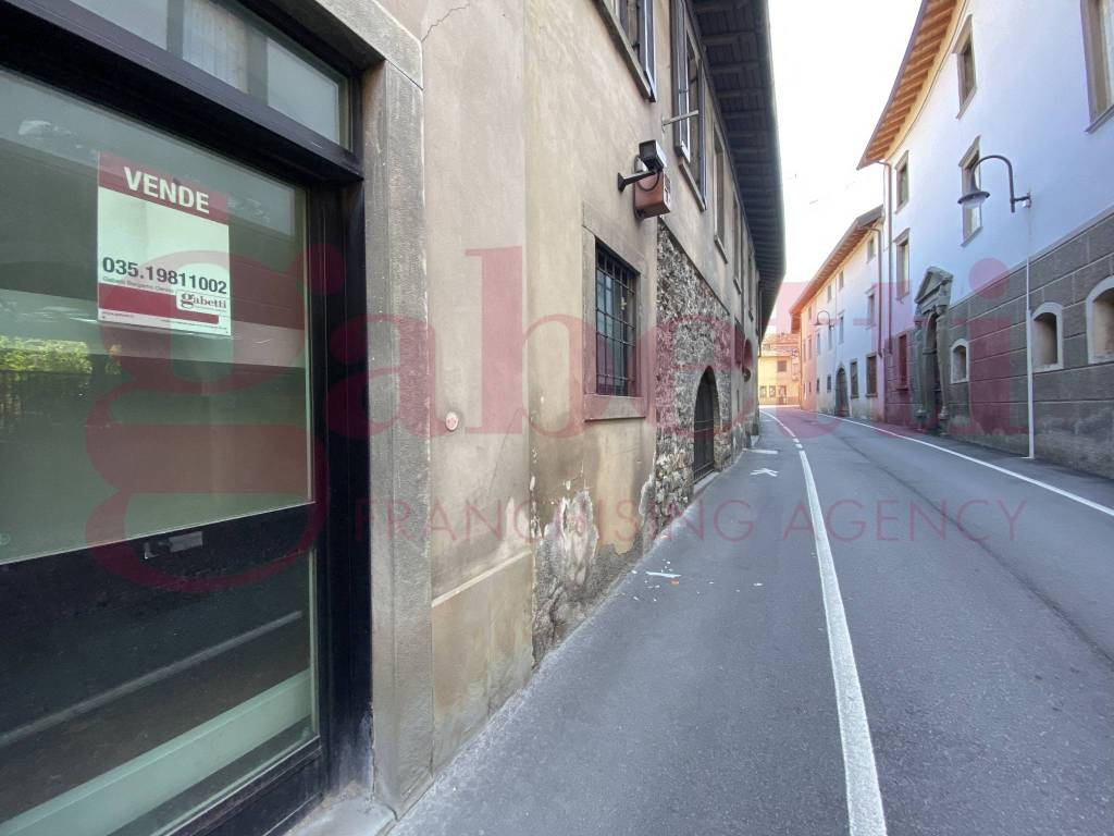 ufficio in vendita a Gandino