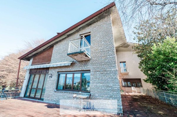 casa indipendente in vendita a Gandino