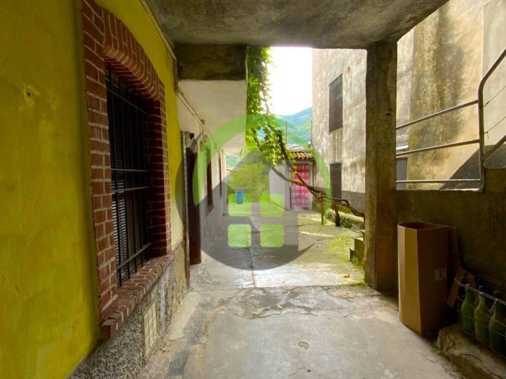 appartamento in vendita a Gandino in zona Cirano