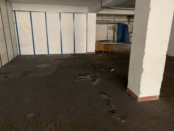 locale di sgombero in vendita a Gandino