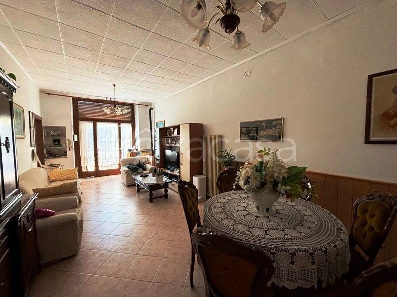 casa indipendente in vendita a Gandino