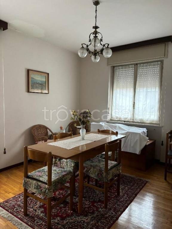 casa indipendente in vendita a Gandino