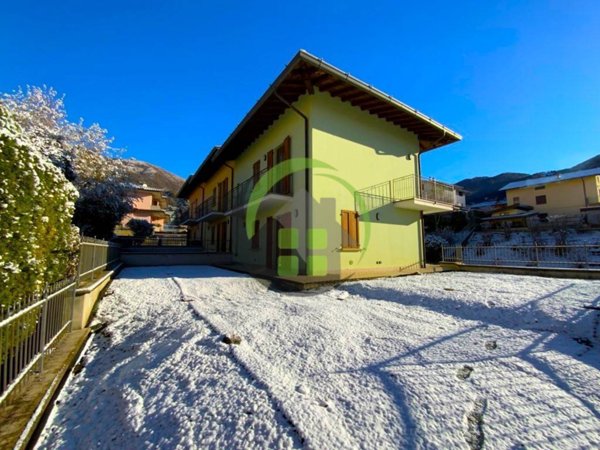 casa indipendente in vendita a Gandino in zona Cirano