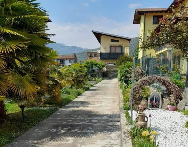 casa indipendente in vendita a Gandino