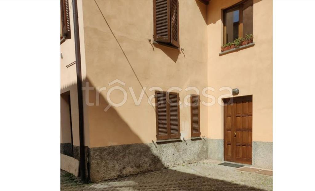 appartamento in vendita a Gandino