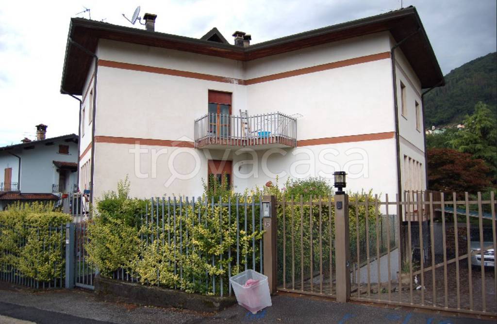appartamento in vendita a Gandino