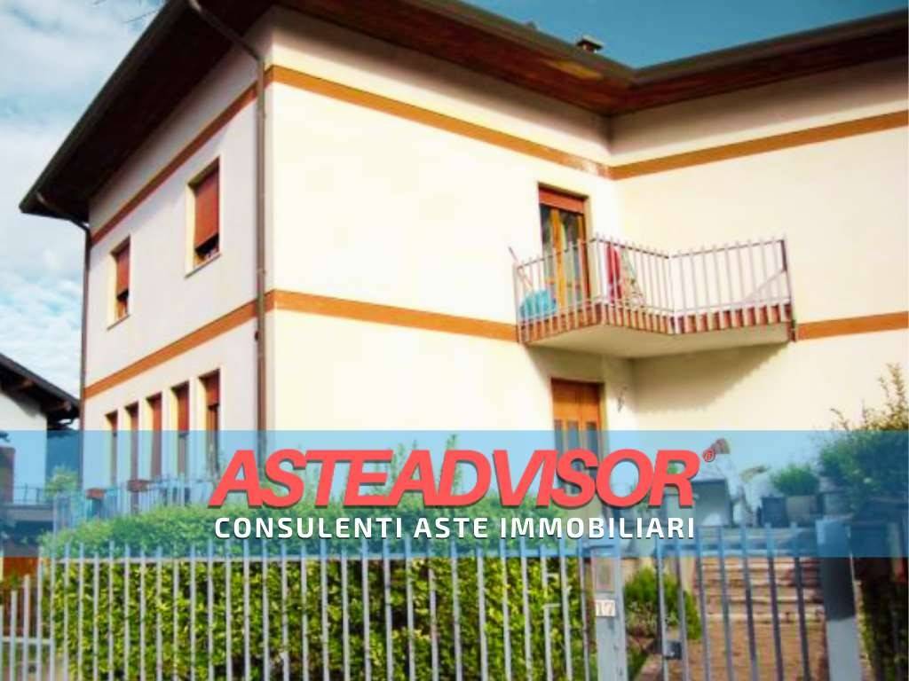 casa indipendente in vendita a Gandino