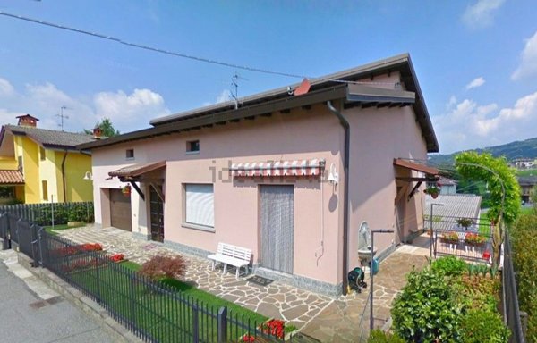casa semindipendente in vendita a Gandino