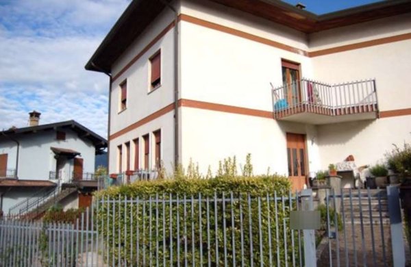 casa indipendente in vendita a Gandino