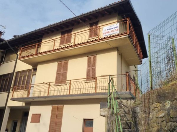 casa indipendente in vendita a Gandino