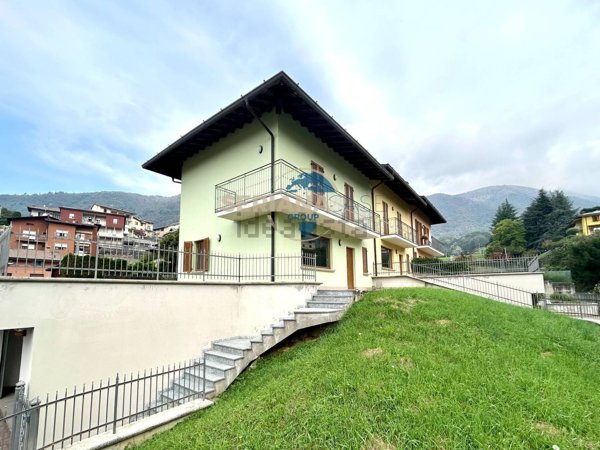casa indipendente in vendita a Gandino