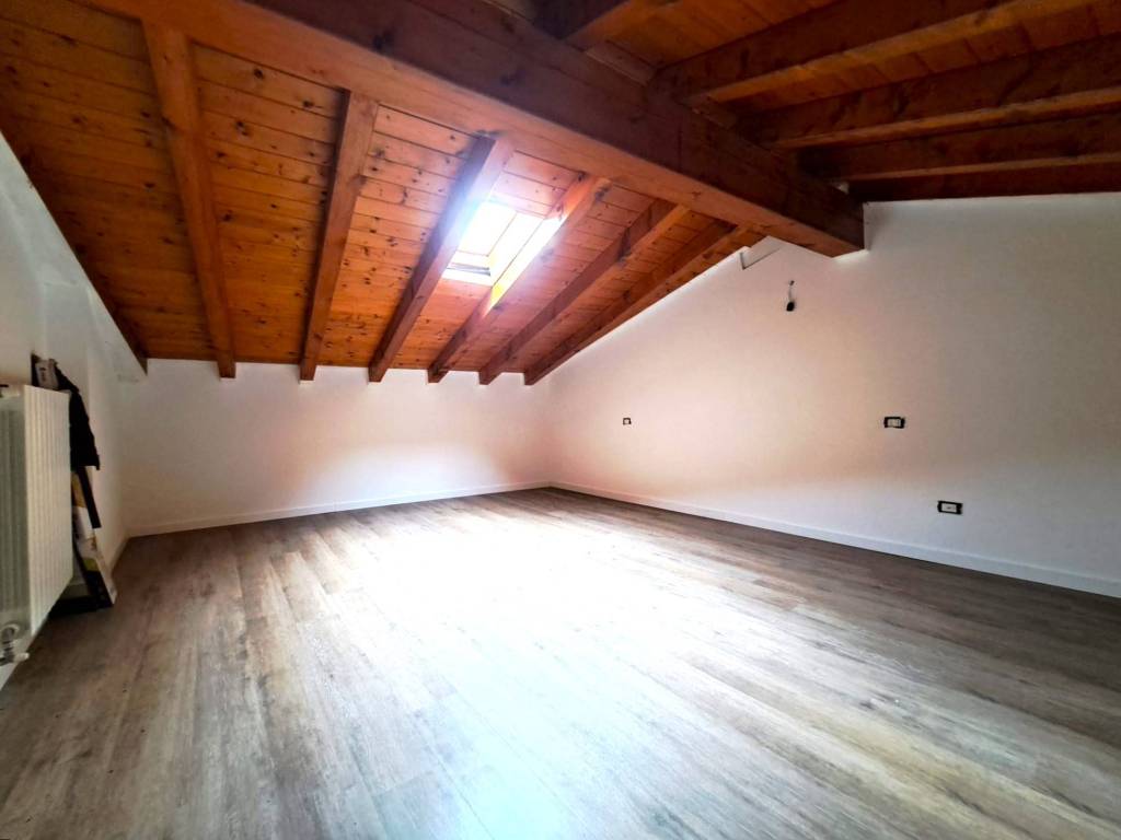 casa indipendente in vendita a Gandino