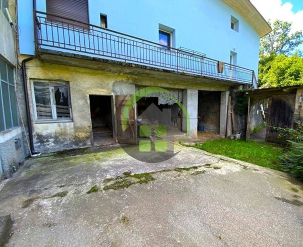 casa indipendente in vendita a Gandino