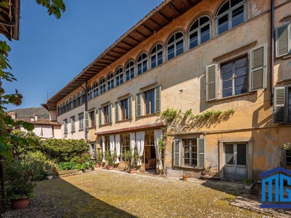 intera palazzina in vendita a Gandino