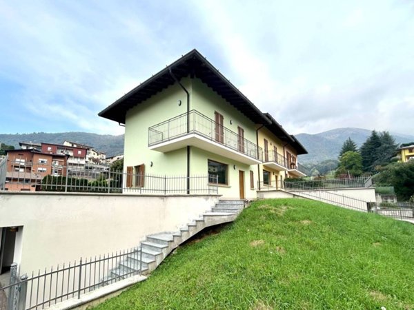 casa indipendente in vendita a Gandino
