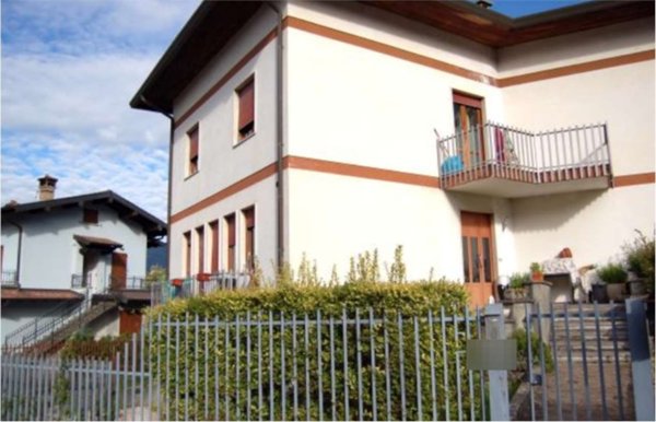 casa indipendente in vendita a Gandino