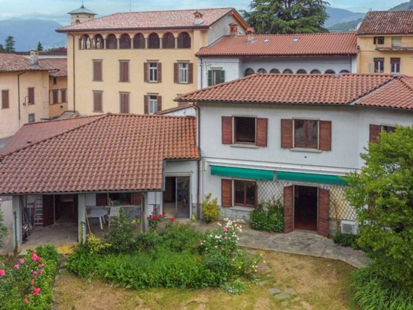 casa indipendente in vendita a Gandino