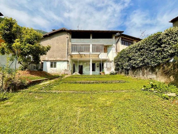 casa indipendente in vendita a Gandino in zona Barzizza
