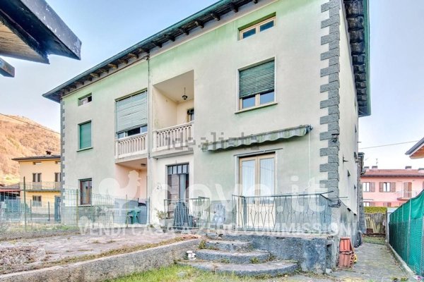 appartamento in vendita a Gandino