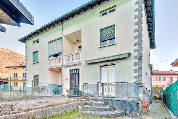 casa indipendente in vendita a Gandino