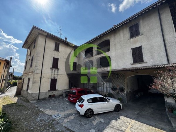 casa indipendente in vendita a Gandino